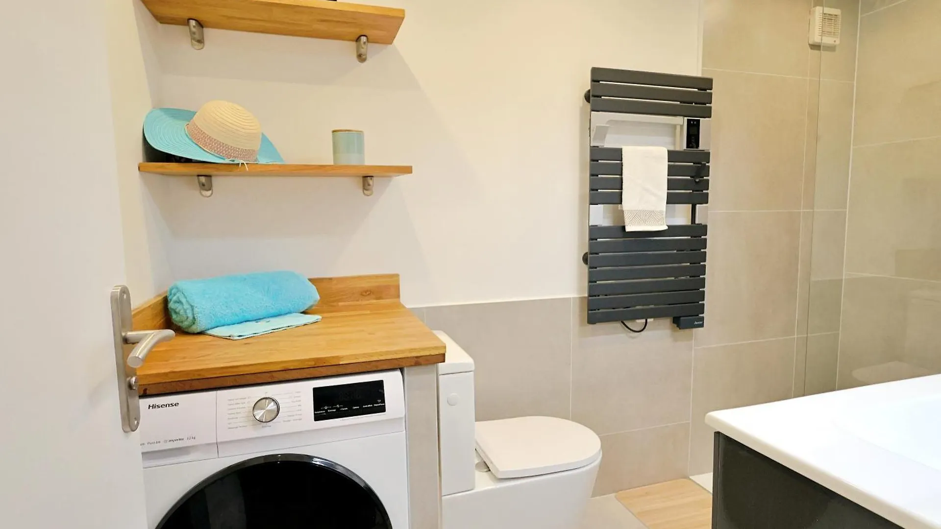 Renovated 2-Room Apartment Near Sea & Shops Theoule-sur-Mer