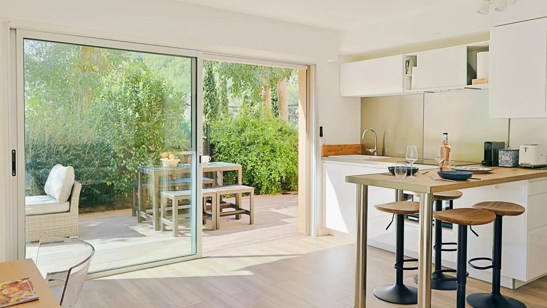 Renovated 2-Room Apartment Near Sea & Shops Theoule-sur-Mer