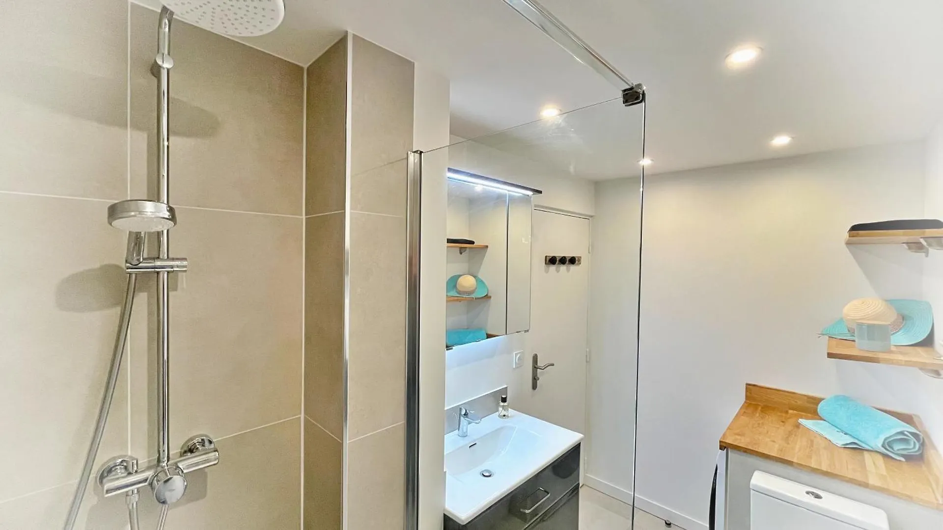 Renovated 2-Room Apartment Near Sea & Shops Theoule-sur-Mer 0*,