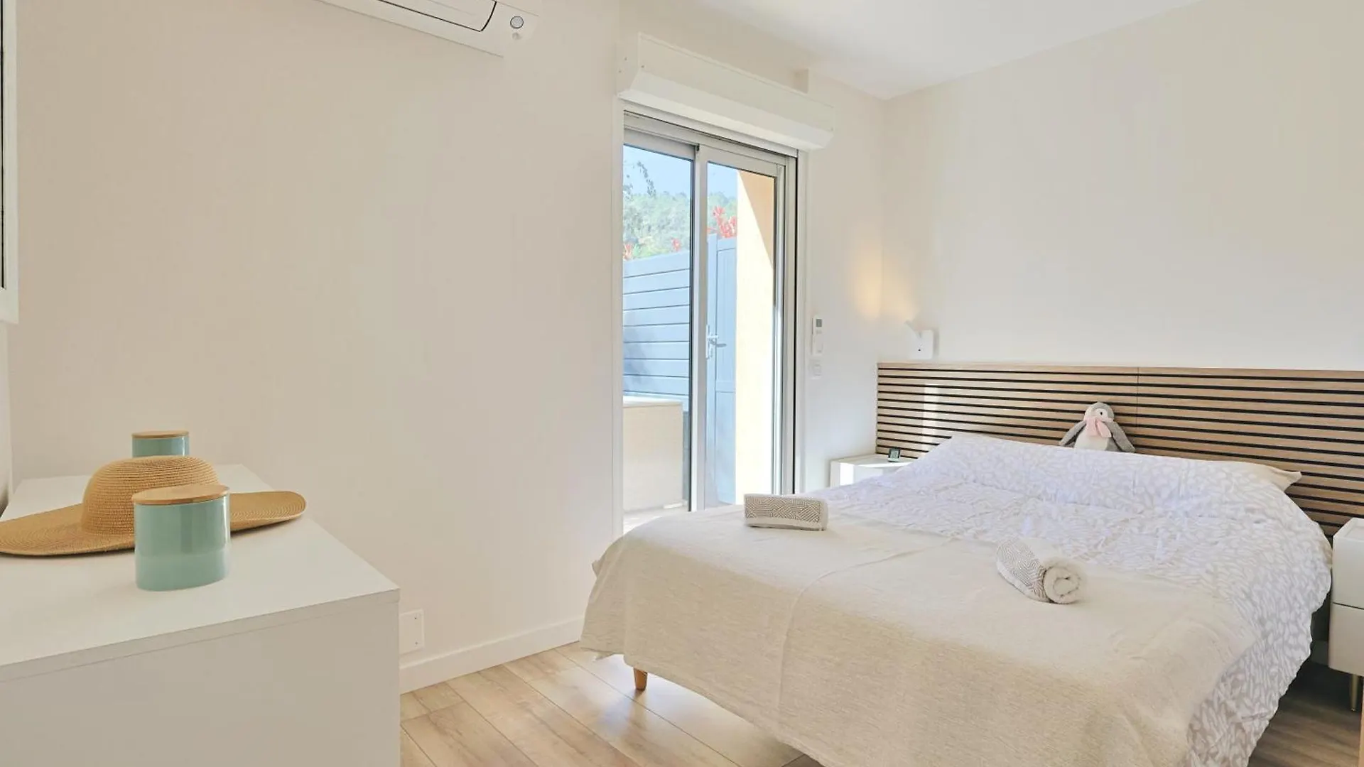 Renovated 2-Room Apartment Near Sea & Shops Theoule-sur-Mer