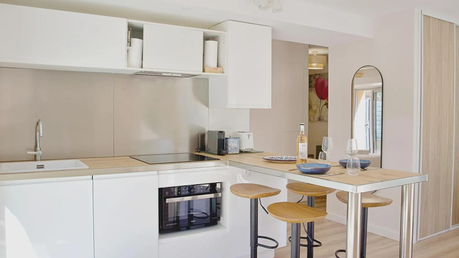 Renovated 2-Room Apartment Near Sea & Shops Theoule-sur-Mer 0*,  France
