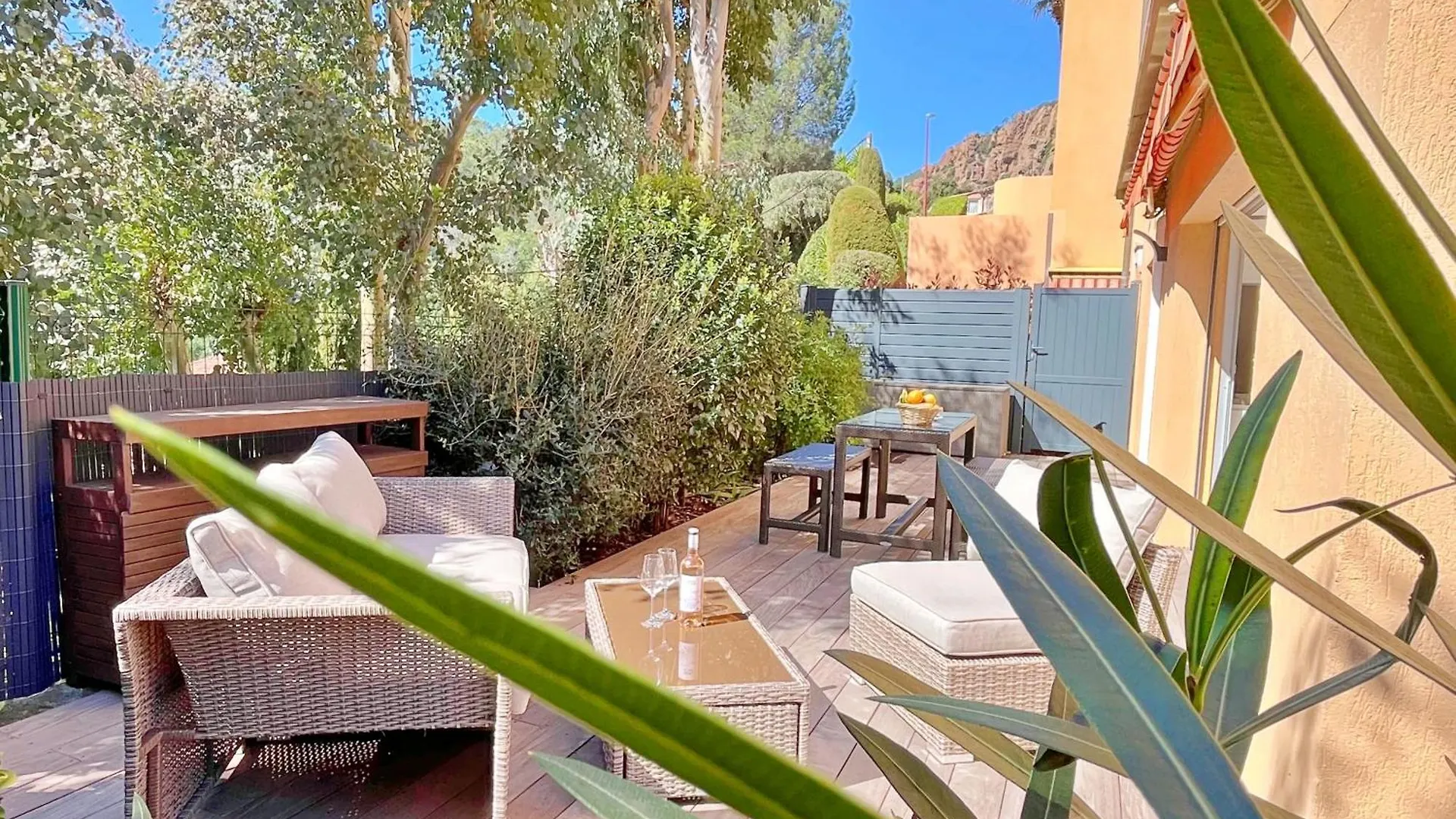 Renovated 2-Room Apartment Near Sea & Shops Theoule-sur-Mer