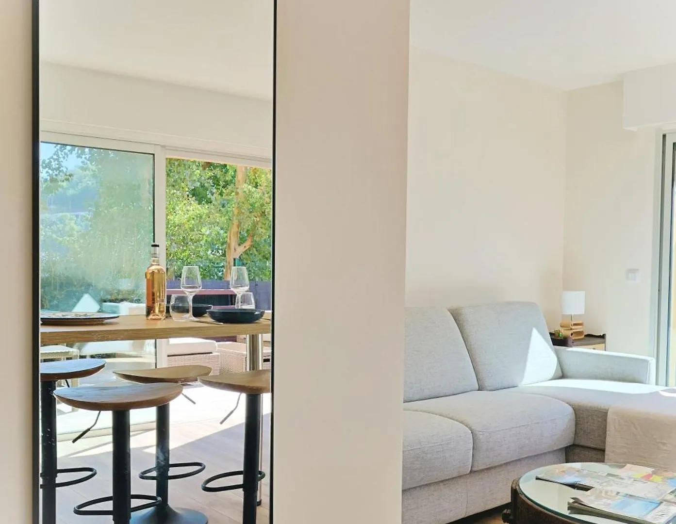 Renovated 2-Room Apartment Near Sea & Shops Theoule-sur-Mer