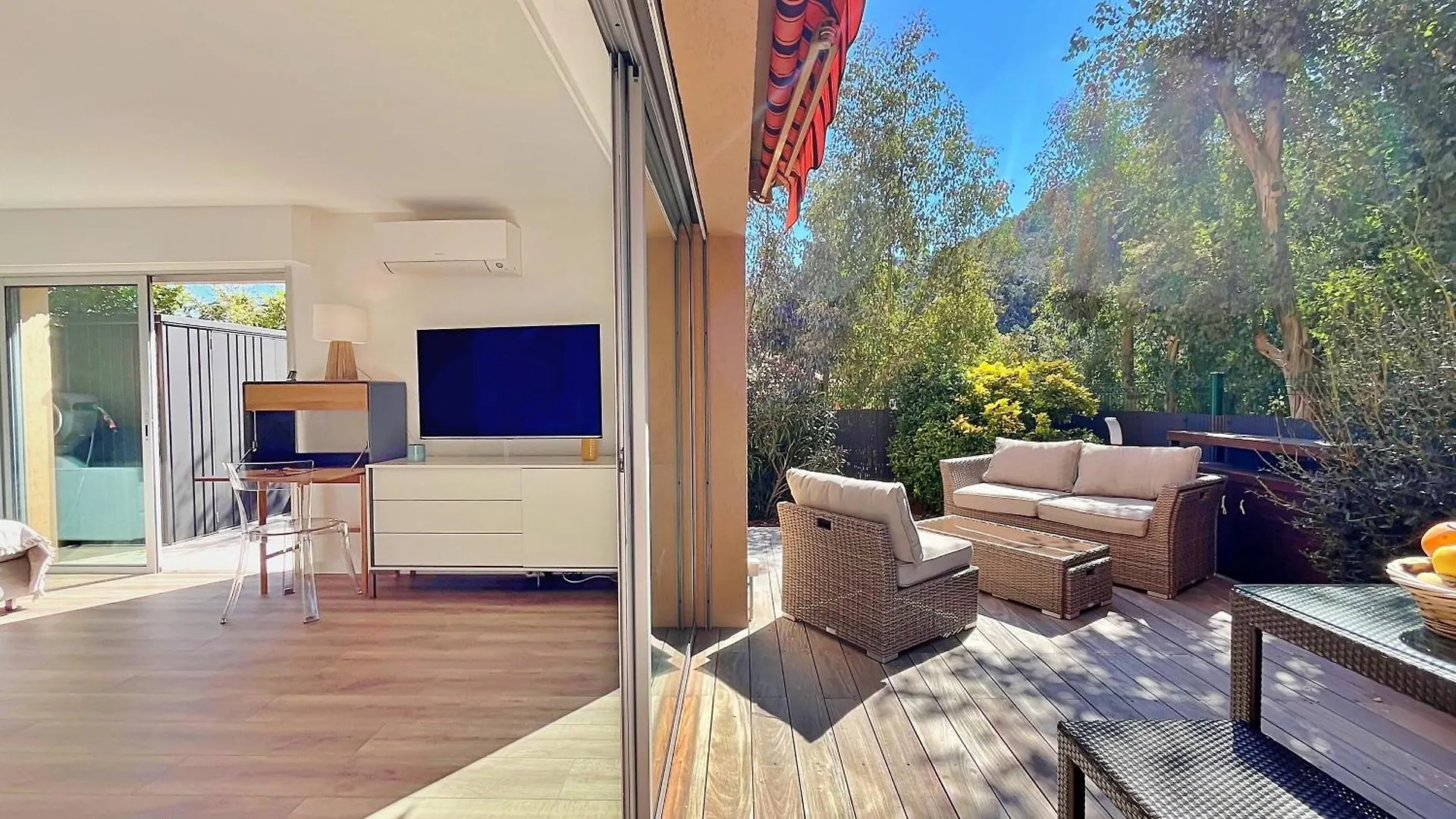 Renovated 2-Room Apartment Near Sea & Shops Theoule-sur-Mer