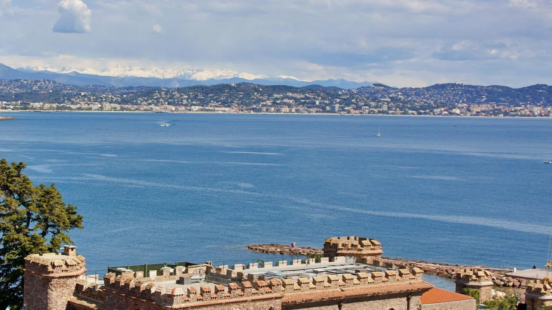 Renovated 2-Room Apartment Near Sea & Shops Theoule-sur-Mer